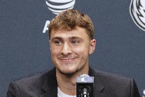 给足开火权!弗拉格夏联首秀首节9分钟出手9次 命中3球&6分1板1断